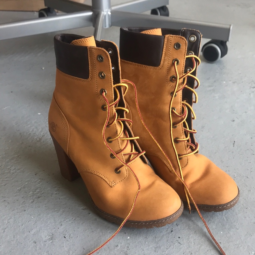 Timberlands Women’s Camdale Field Boots